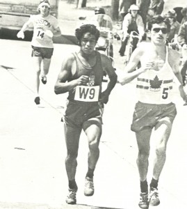 Early in the race, Bill Rodgers (#14, his finish place the year before) chases leaders Mario Quezas (W9) and Jerome Drayton (5).